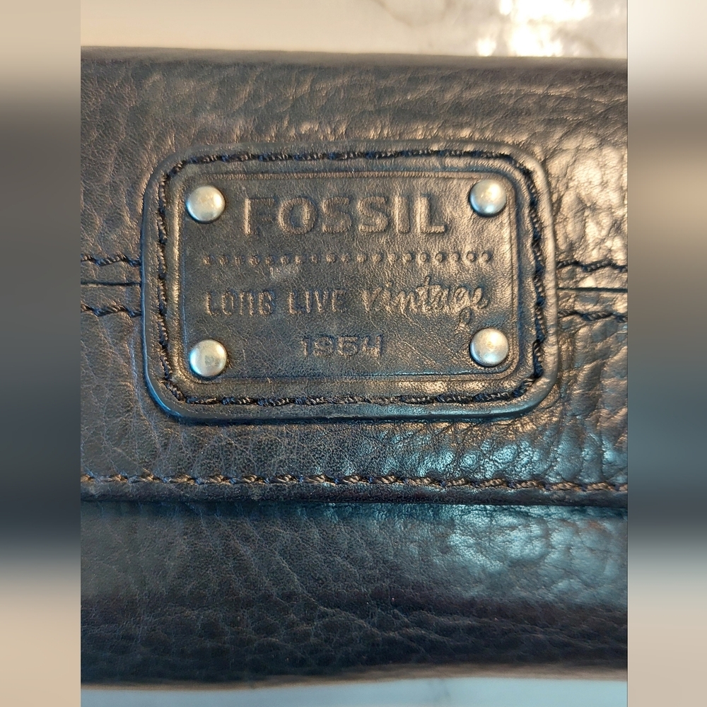 Fossil Black Pebbled Leather Tri-fold Wallet - Picture 2 of 7